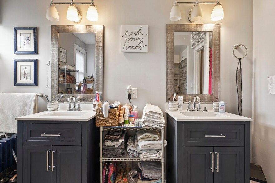 More Photos Of 165 Madison Ave, Albany Storefront Retail Residential For Sale