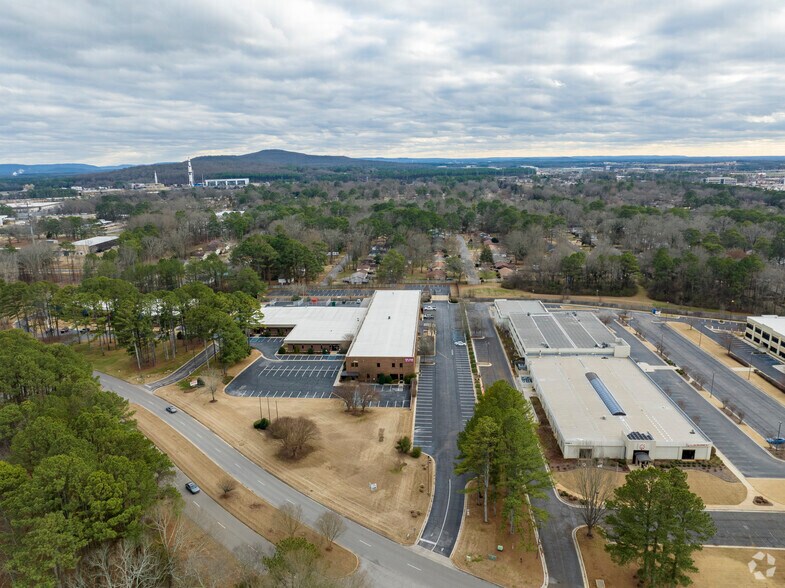 More Photos Of 5021 Bradford Dr NW, Huntsville Office Residential For Lease