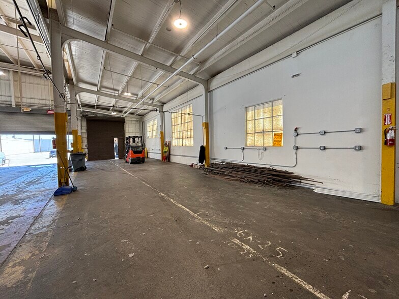 More Photos Of 3850 Santa Fe Ave, Vernon Manufacturing For Lease