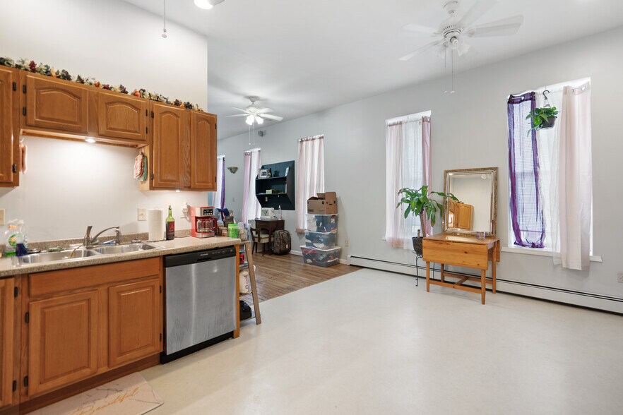 More Photos Of 200-202 W Main St, Monongahela Storefront Retail Residential For Sale