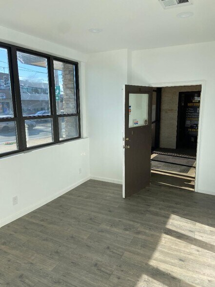 More Photos Of 828 Hempstead Tpke, Franklin Square Medical For Sale