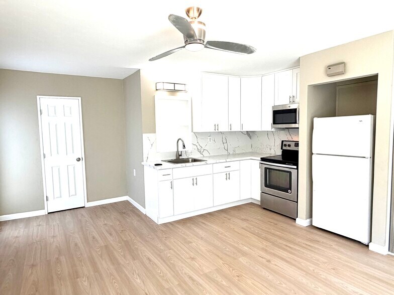More Photos Of 3560 Front St, San Diego Multifamily For Sale