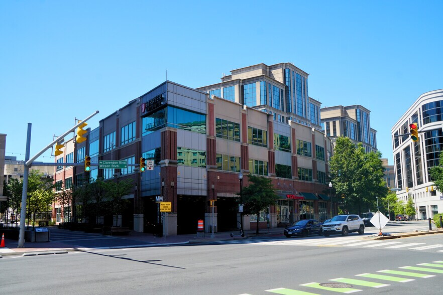 More Photos Of 2121 N 15th St, Arlington Office For Lease