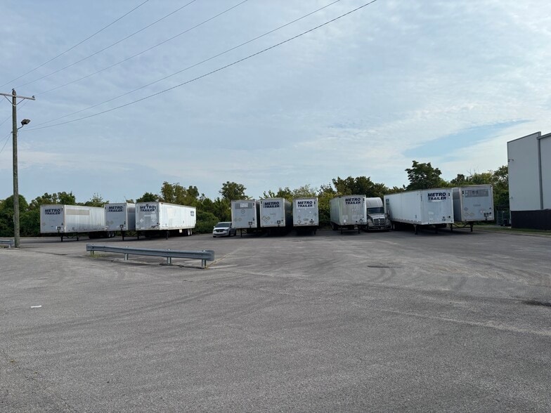 More Photos Of 1260-1270 Heil Quaker Blvd, La Vergne Distribution For Lease