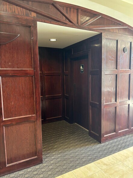 More Photos Of 11051 Broadway, Crown Point Office For Lease