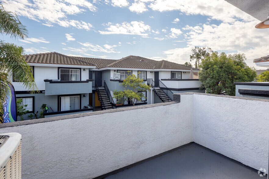 More Photos Of 875 N Olive St, Orange Apartments For Sale