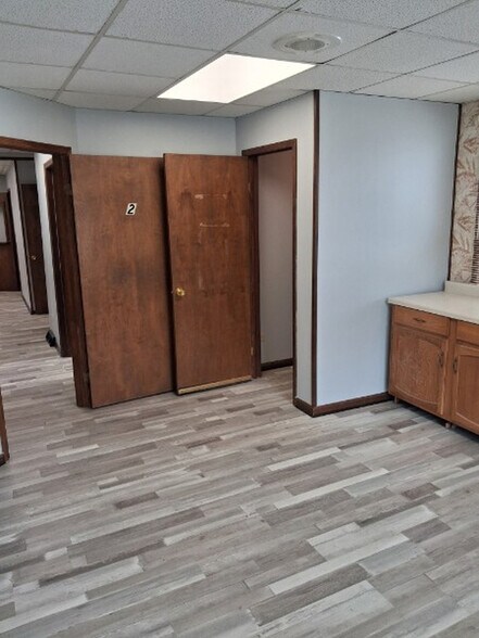 More Photos Of 442 N Lake St, Aurora Office For Sale