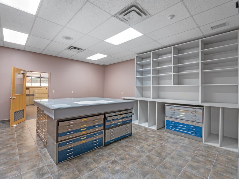 More Photos Of 3200 Deziel Dr, Windsor Unknown For Lease
