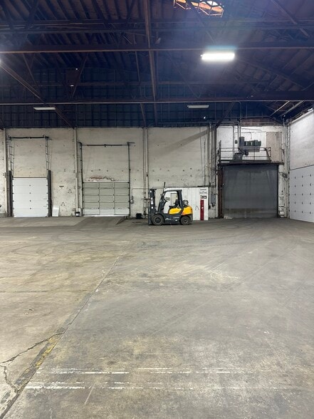 More Photos Of 2729 Pacific Blvd SW, Albany Warehouse For Lease