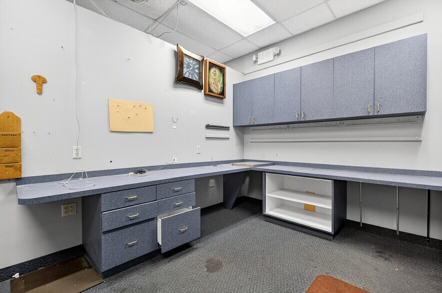 More Photos Of 4127-4141 Mayfield Rd, South Euclid Office For Sale