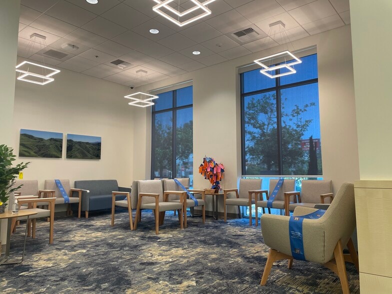 More Photos Of 308 W 6th St, Corona Unknown For Lease