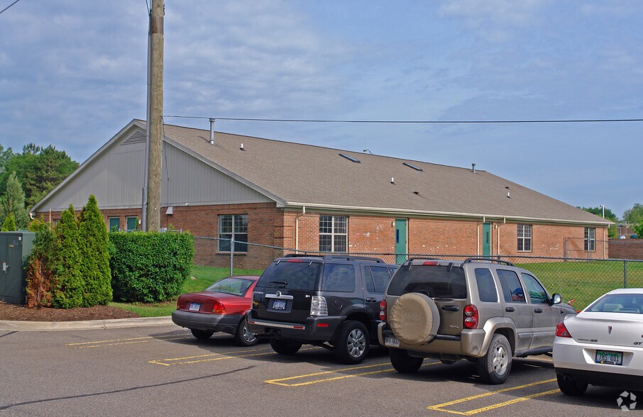 More Photos Of 3388 Five Points Dr, Auburn Hills Office For Sale