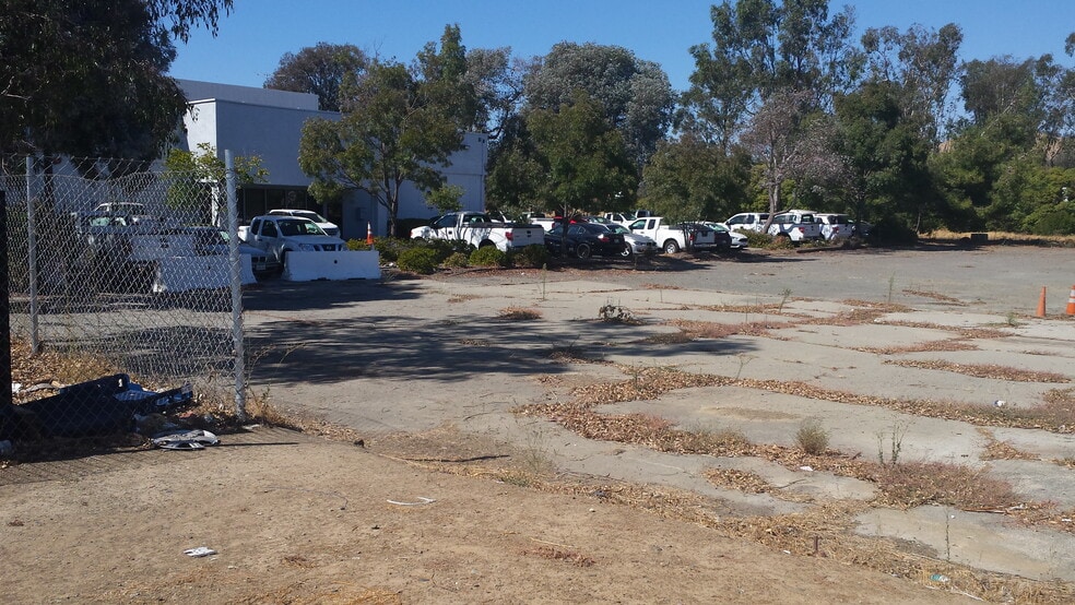 More Photos Of 2000 Walters Ct, Fairfield Warehouse For Lease