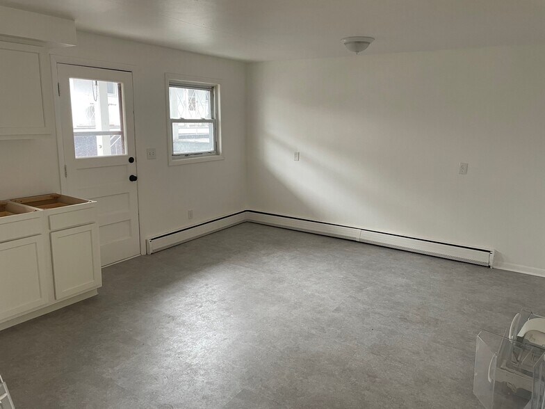 More Photos Of 101 Hooper Rd, Endicott Apartments For Sale