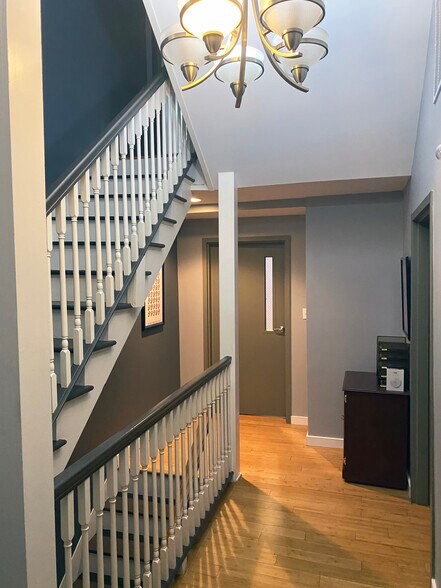 More Photos Of 715 St Paul St, Baltimore Office For Sale