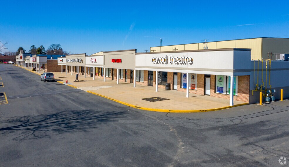 More Photos Of 653-685 W Main St, New Holland Storefront For Lease