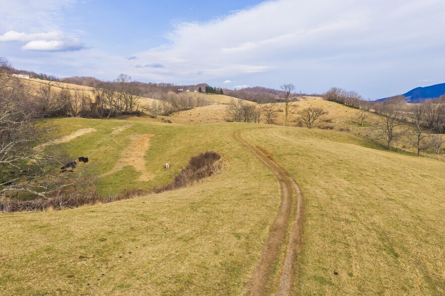 More Photos Of 230 Barn Ave, North Tazewell Land For Sale