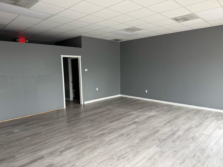 More Photos Of 1328 S Jackson Rd, McAllen Storefront For Lease