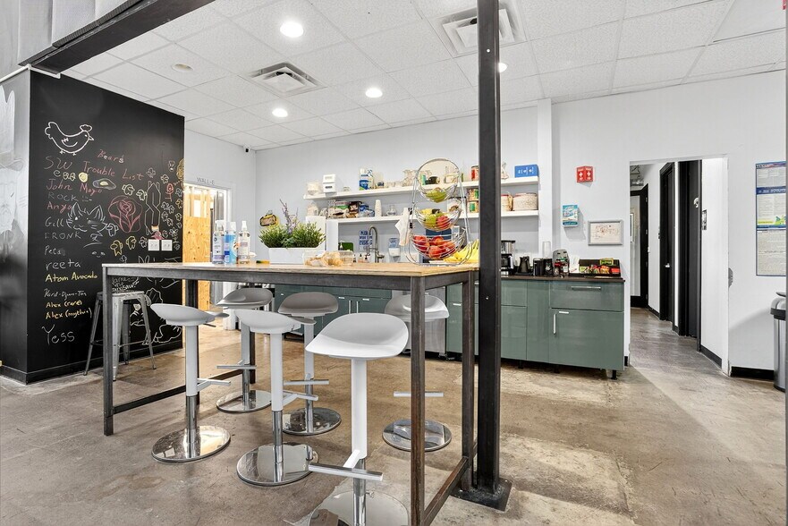 More Photos Of 2400 E Cesar Chavez St, Austin Loft Creative Space For Lease