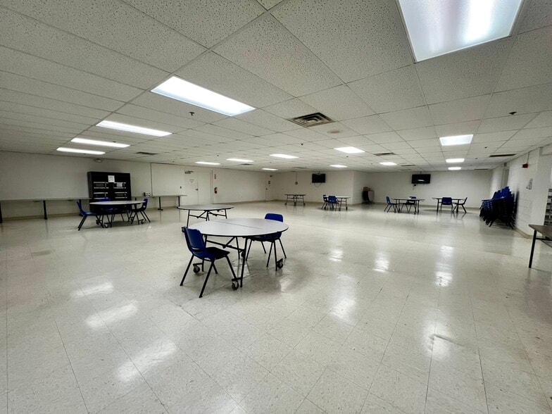 7665 Henry Clay Blvd, Liverpool, NY 13088 Industrial For Lease