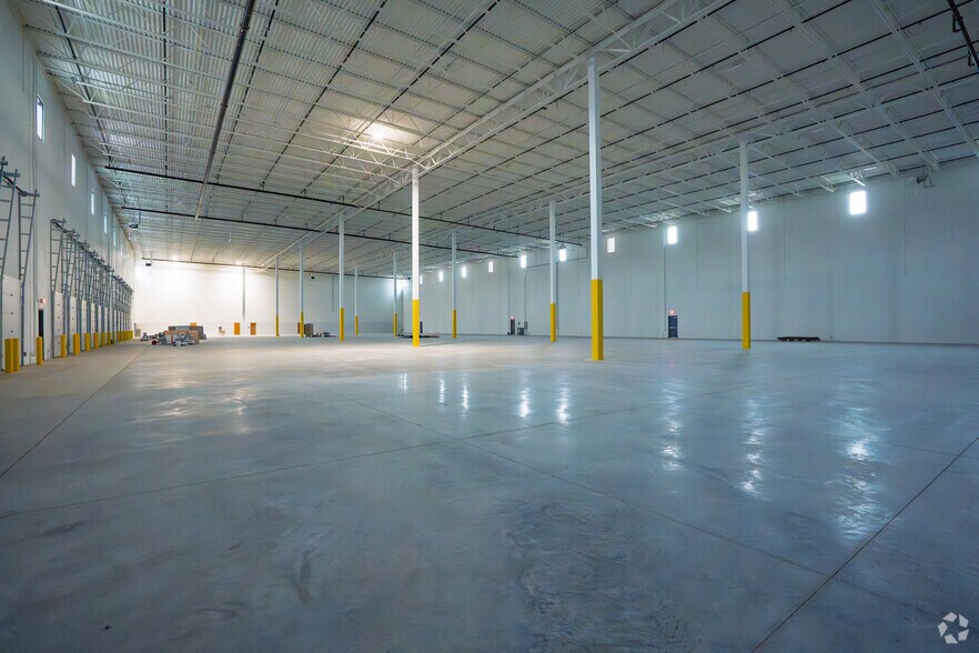 More Photos Of 2200-2300 SE Loop 820 Hwy, Fort Worth Unknown For Lease