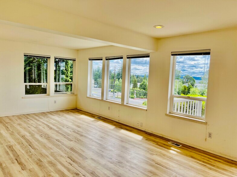 More Photos Of 808-810 6th St S, Kirkland Office Residential For Lease