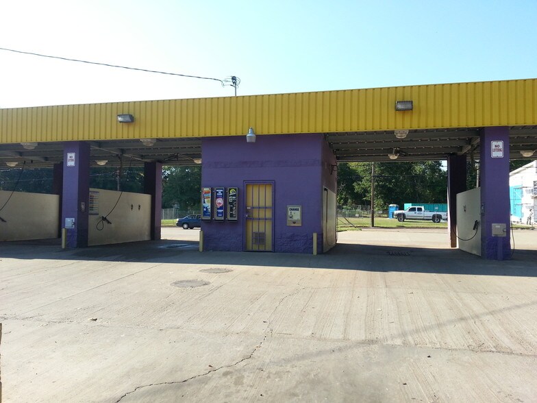 More Photos Of 1103 Bow St, Tyler Carwash For Sale