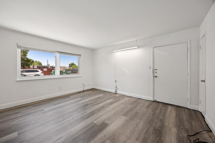 More Photos Of 263 La Pala Dr, San Jose Apartments For Sale