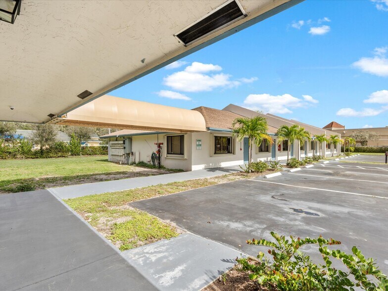 More Photos Of 4177 S Congress Ave, Palm Springs Assisted Living For Sale