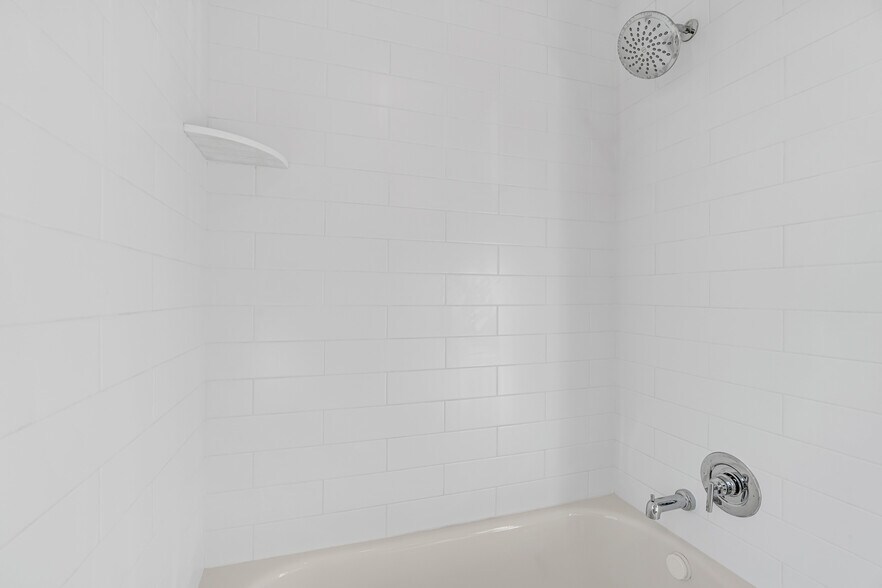 More Photos Of 33 Union Ave, Manasquan Apartments For Sale