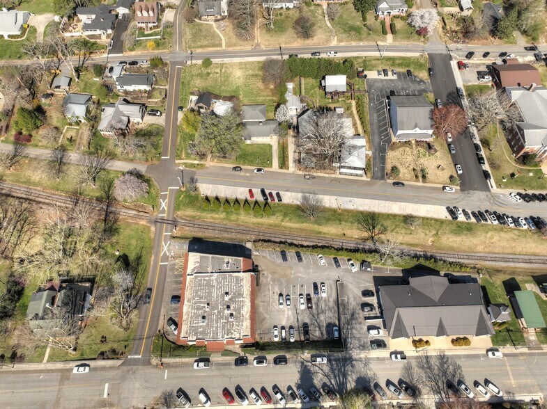 More Photos Of 990 E Main St, Blue Ridge Office For Sale