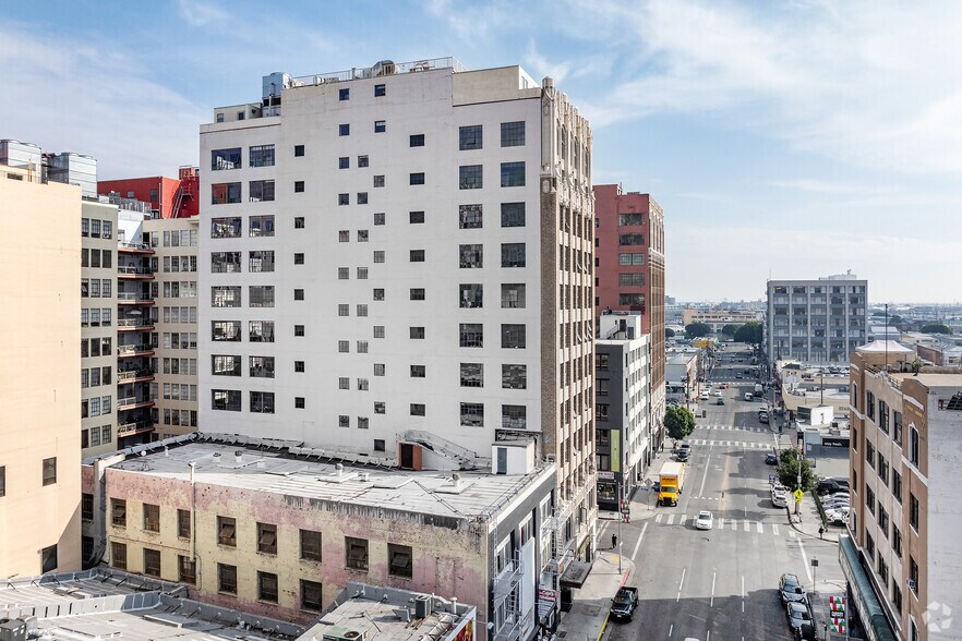 More Photos Of 217 E 8th St, Los Angeles Apartments For Lease