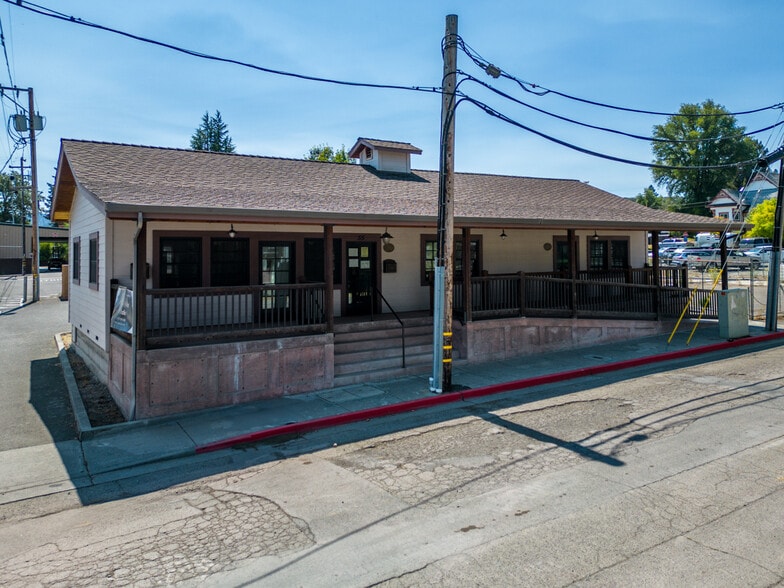 More Photos Of 45 W Mendocino Ave, Willits Storefront Retail Office For Sale