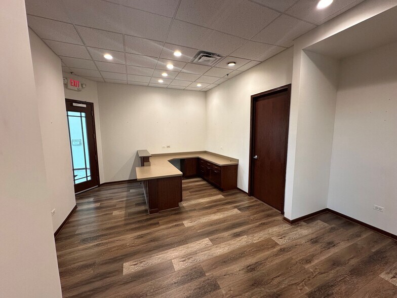 More Photos Of 28367 Davis Pky, Warrenville Office For Lease