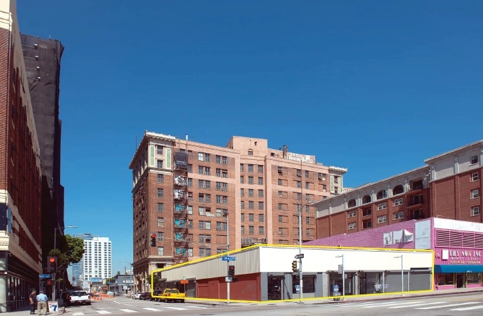 More Photos Of 1059-1065 S Main St, Los Angeles Storefront For Lease