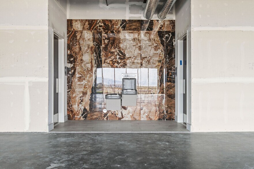 More Photos Of 1333 S Valley Grove Way, Pleasant Grove Office For Lease