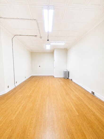 More Photos Of 6515 Park Ave, West New York Coworking Space
