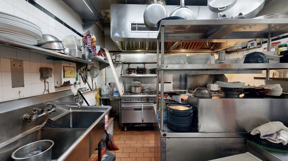 More Photos Of 186 Avenue B, New York Apartments For Lease