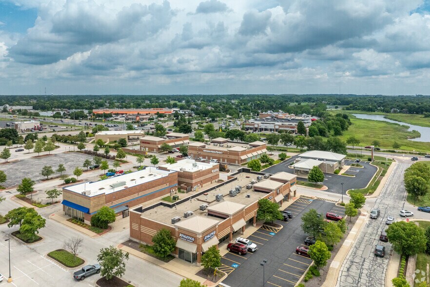 More Photos Of 805-821 N Randall Rd, Batavia Storefront For Lease
