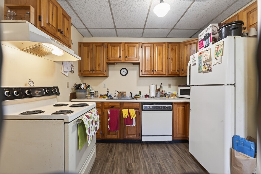 More Photos Of 11 Aegis Dr, Bath Office Residential For Sale