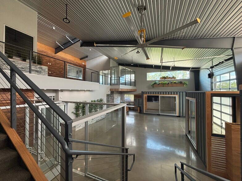 More Photos Of 1330 Rayford Park Rd, Spring Loft Creative Space For Sale
