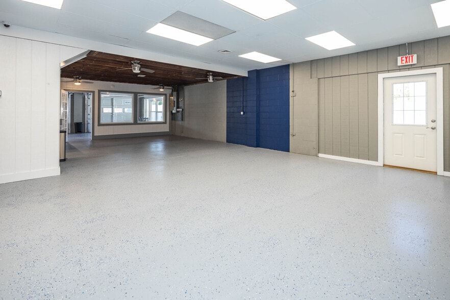 More Photos Of 409 State Route 36, Port Monmouth General Retail For Sale