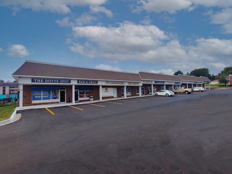 Primary Photo Of 8121-8147 Parallel Pky, Kansas City Storefront For Lease
