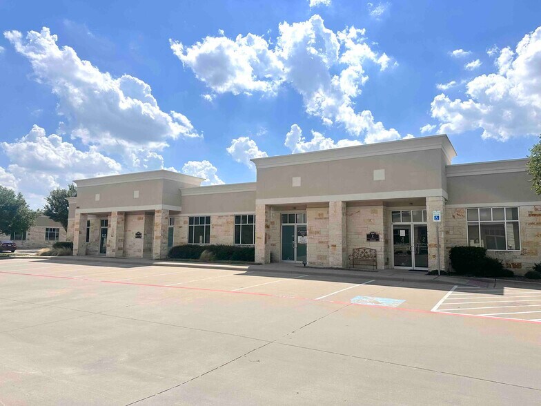More Photos Of 3900 S Stonebridge Dr, McKinney Medical For Lease