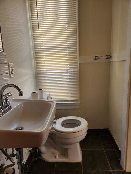 More Photos Of 3227-3231 Telegraph Ave, Oakland Apartments For Sale