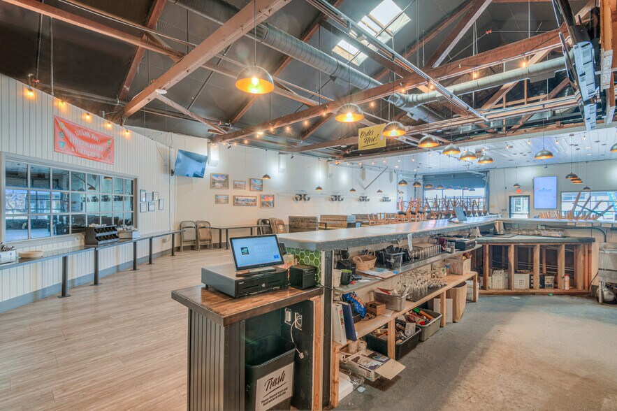 More Photos Of 420 N Main St, Prineville Restaurant For Sale