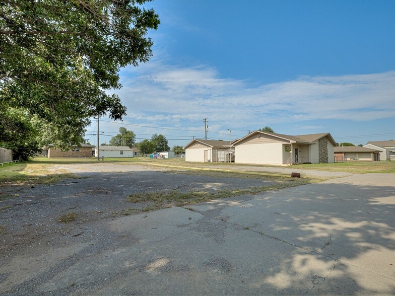 More Photos Of 1419 W London St, El Reno Religious Facility For Sale
