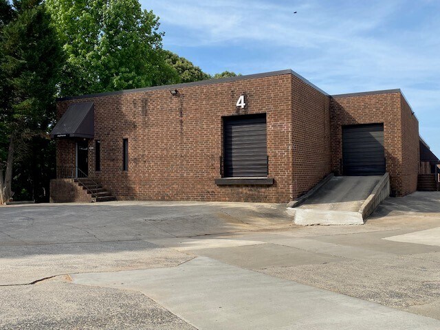 More Photos Of 600 Griffith Rd, Charlotte Warehouse For Lease