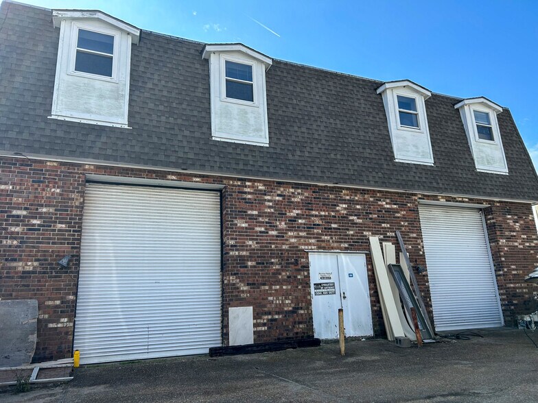 More Photos Of 2705 Florida Ave, Kenner Office For Sale