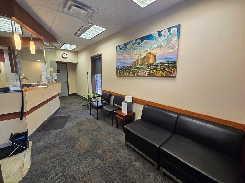 More Photos Of 1903 105 St NW, Edmonton Freestanding For Lease